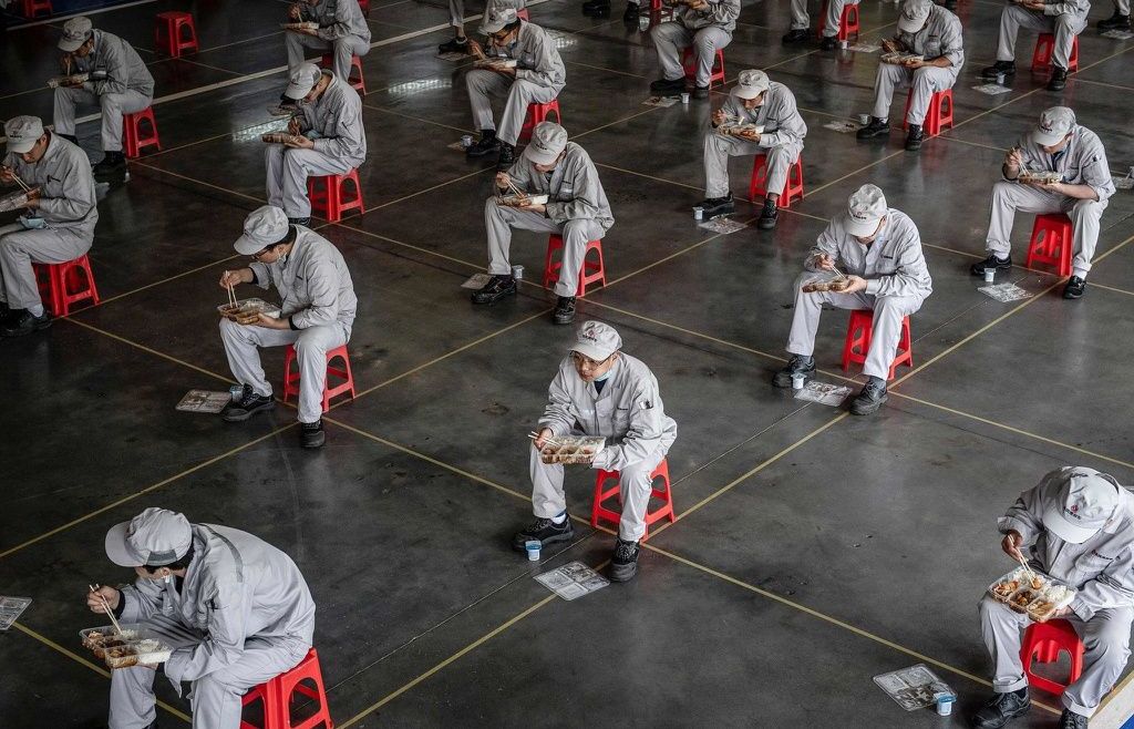 Người dân Hồ Bắc tự do đi lại sau 2 tháng bị phong tỏa do Covid-19