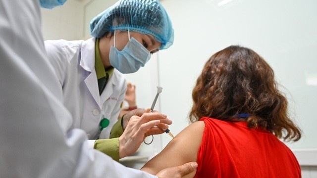 Sức khỏe người tiêm thử vaccine Covid-19 Việt Nam giai đoạn 2 hiện ra sao?