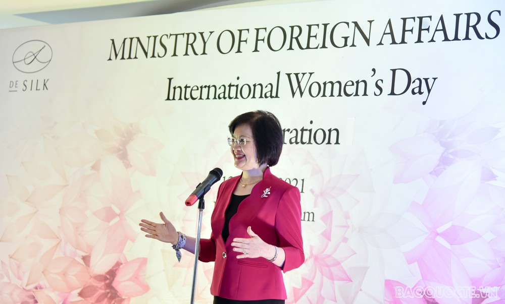 Các nhà ngoại giao nữ gặp mặt kỷ niệm Ngày Quốc tế Phụ nữ 8/3