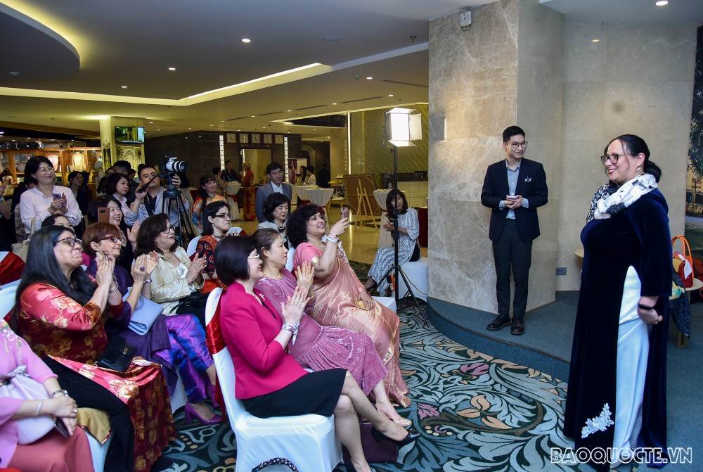 Các nhà ngoại giao nữ gặp mặt kỷ niệm Ngày Quốc tế Phụ nữ 8/3