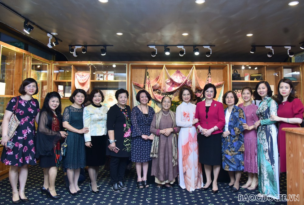 Các nhà ngoại giao nữ gặp mặt kỷ niệm Ngày Quốc tế Phụ nữ 8/3