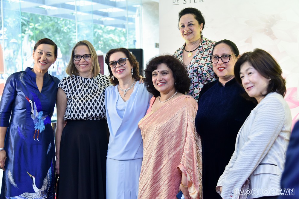 Các nhà ngoại giao nữ gặp mặt kỷ niệm Ngày Quốc tế Phụ nữ 8/3