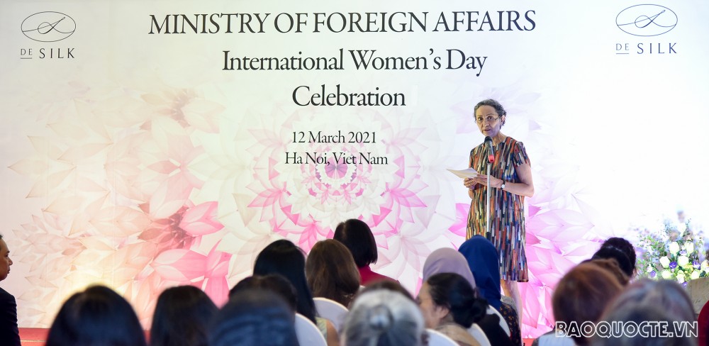 Các nhà ngoại giao nữ gặp mặt kỷ niệm Ngày Quốc tế Phụ nữ 8/3