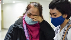 Người Việt ở Ukraine về nước: Những cái ôm chặt và giọt nước mắt nghẹn ngào...