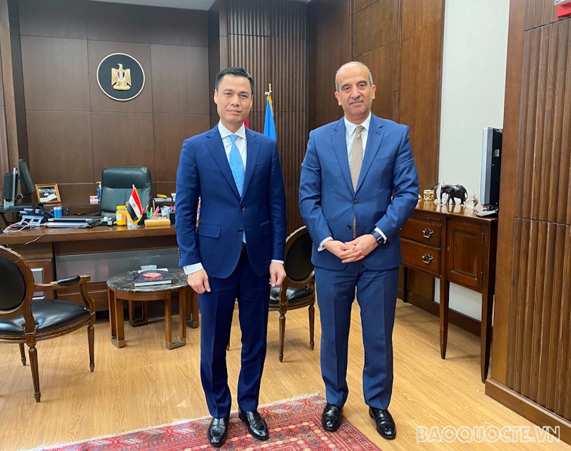 undefined Đại sứ, Trưởng Phái đoàn Việt Nam chào xã giao Đại sứ, Trưởng Phái đoàn Ai Cập