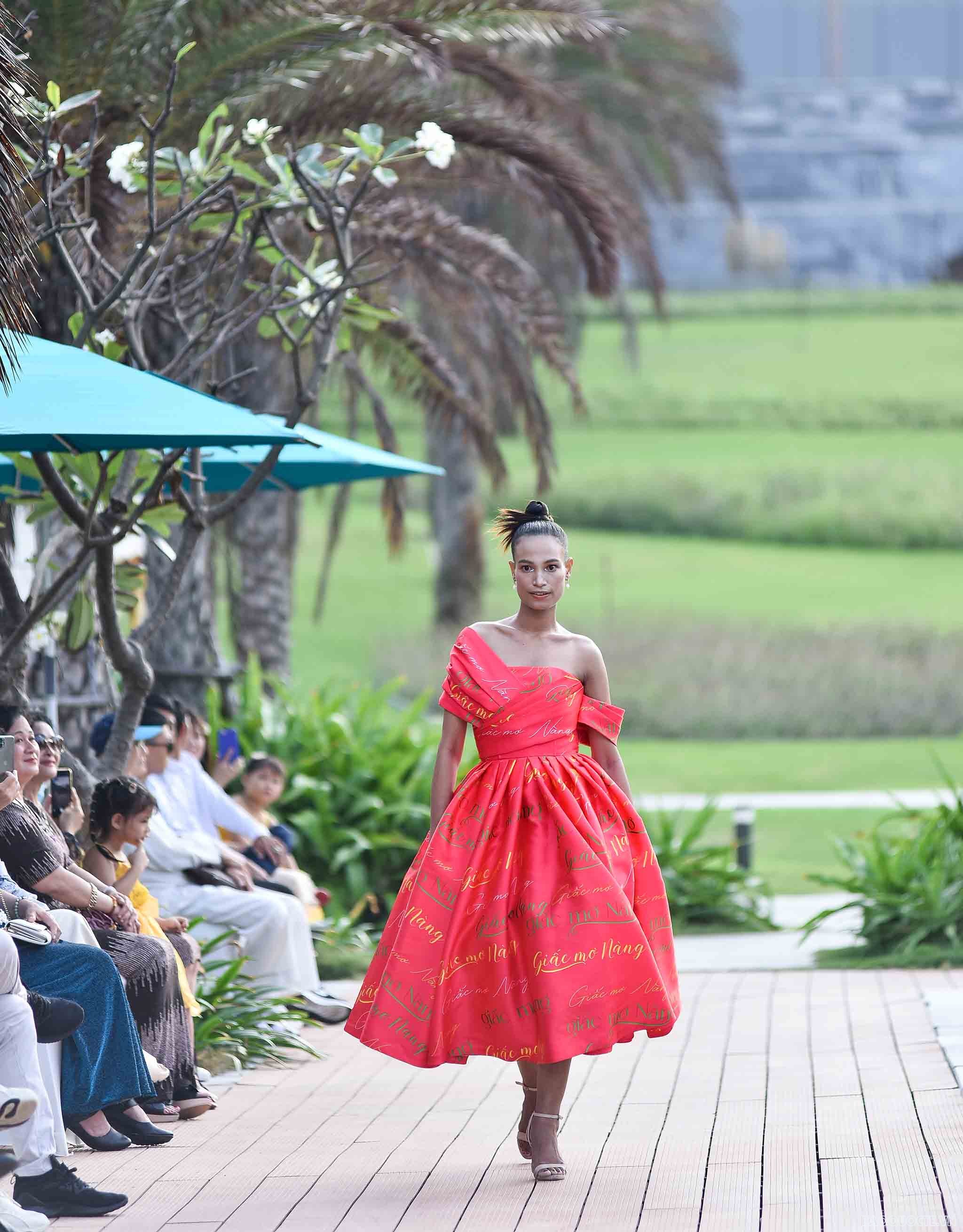 Ngắm những thiết kế trong bộ sưu tập 'Giấc mơ Nàng 2'