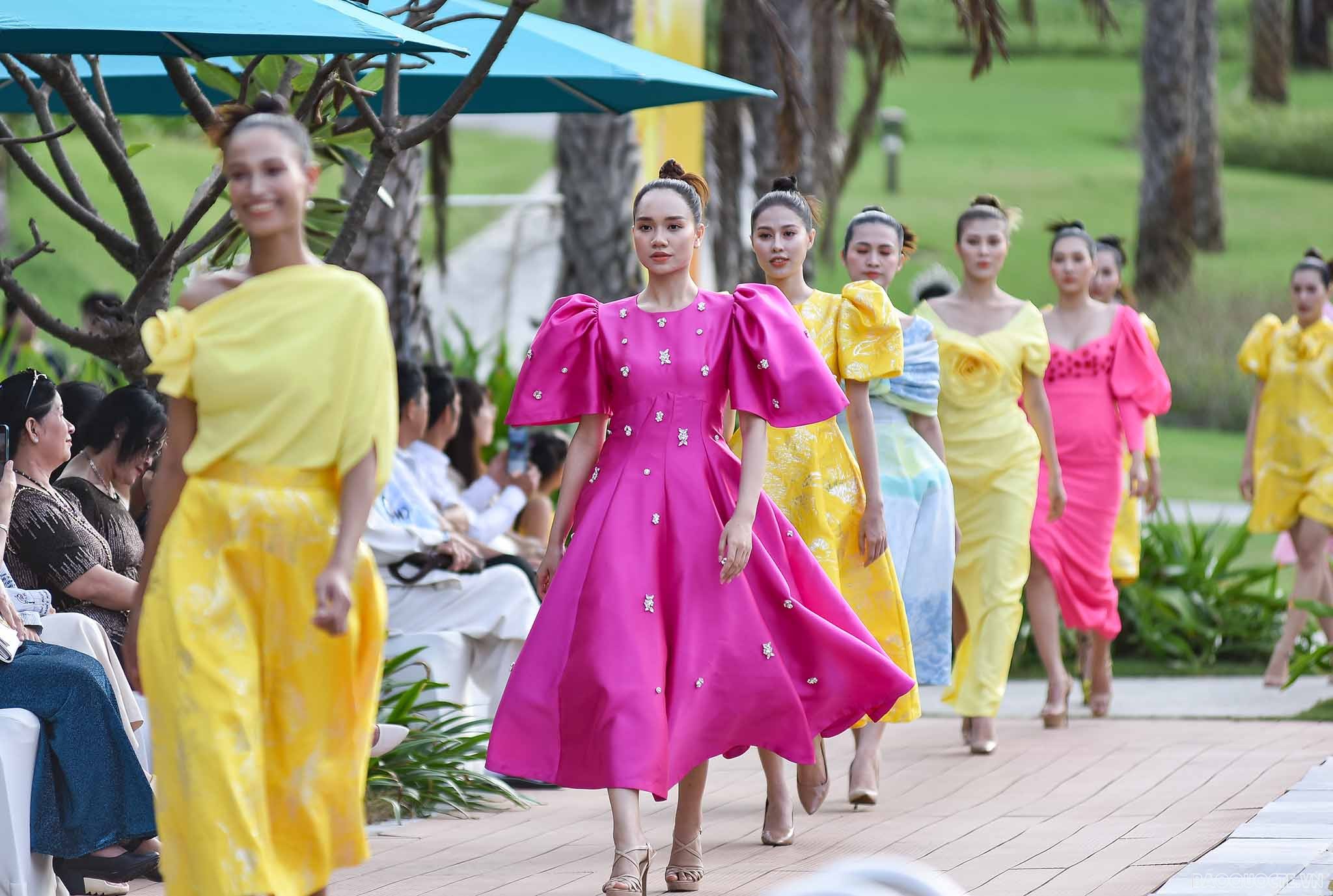 Ngắm những thiết kế trong bộ sưu tập 'Giấc mơ Nàng 2'