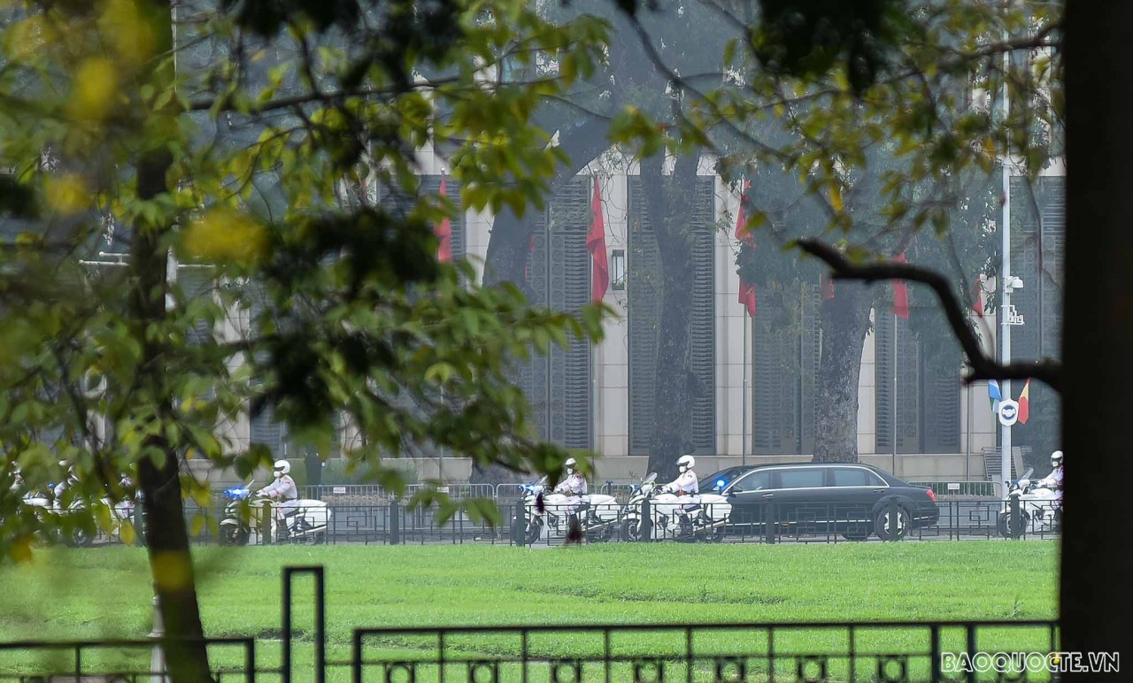 Lễ đón chính thức Tổng thống Sierra Leone và Phu nhân tại Phủ Chủ tịch