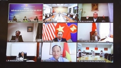 Ngoại giao đồng hành mở cửa du lịch