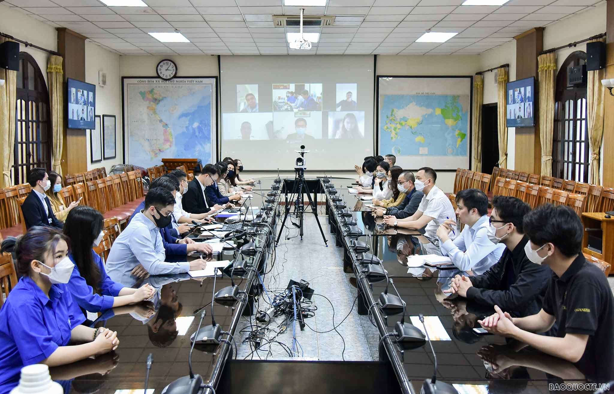 Tọa đàm thanh niên