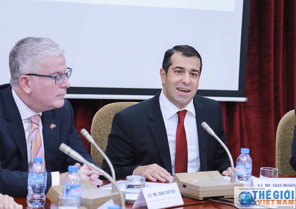 Tọa đàm đầu tiên với các Đại sứ nước ngoài về nghề cho tân cán bộ ngoại giao toa dam dau tien ve nghe cho tan can bo ngoai giao