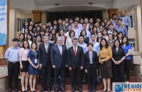 tan can bo ngoai giao hoc hoi kinh nghiem ngoai giao tu dai su 4 chau luc