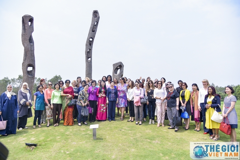 cac nu nha ngoai giao quoc te tham quan vinh phuc