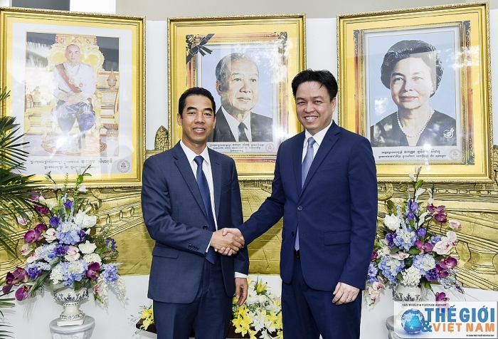 lanh dao bo ngoai giao chuc mung tet co truyen campuchia