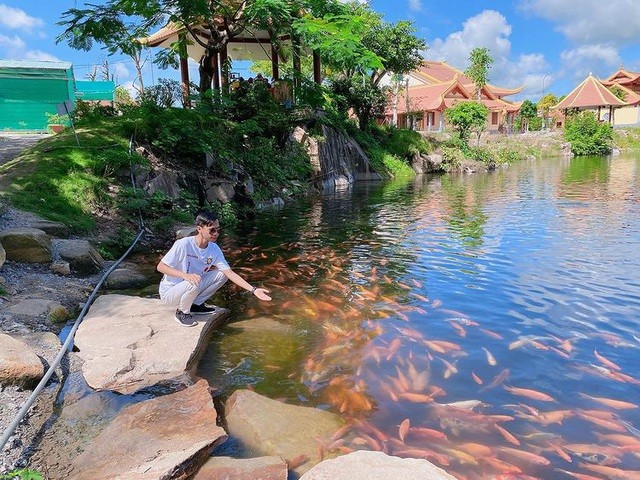 &quot;Vịnh Hạ Long thu nhỏ&quot; đẹp như tiên cảnh ở An Giang