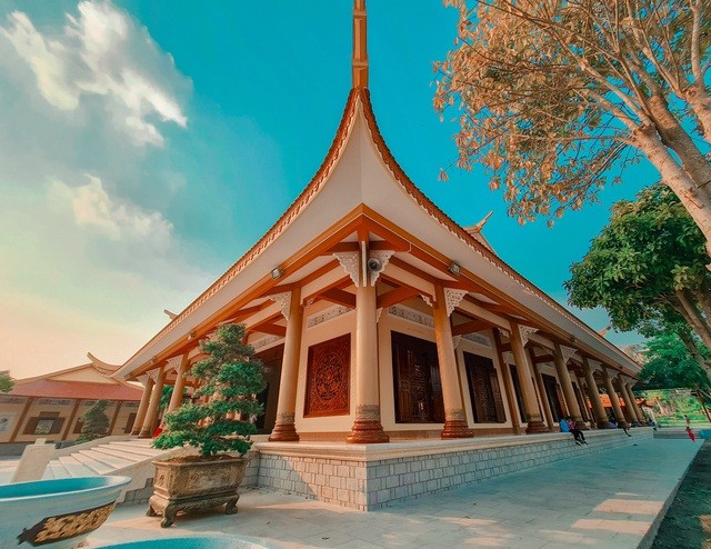 &quot;Vịnh Hạ Long thu nhỏ&quot; đẹp như tiên cảnh ở An Giang