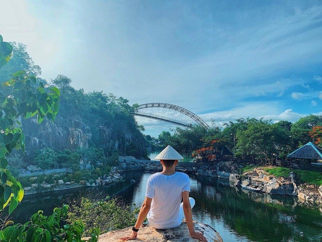 &quot;Vịnh Hạ Long thu nhỏ&quot; đẹp như tiên cảnh ở An Giang