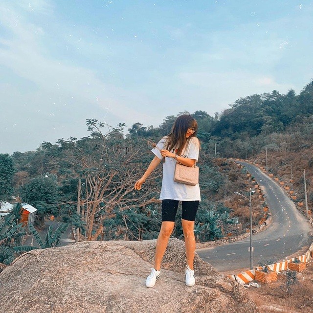 &quot;Vịnh Hạ Long thu nhỏ&quot; đẹp như tiên cảnh ở An Giang