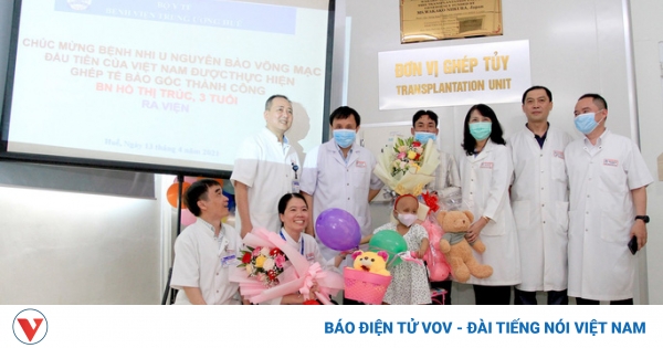 Bệnh nhi đầu tiên được chữa khỏi u nguyên bào võng mạc nhờ ghép tế bào gốc