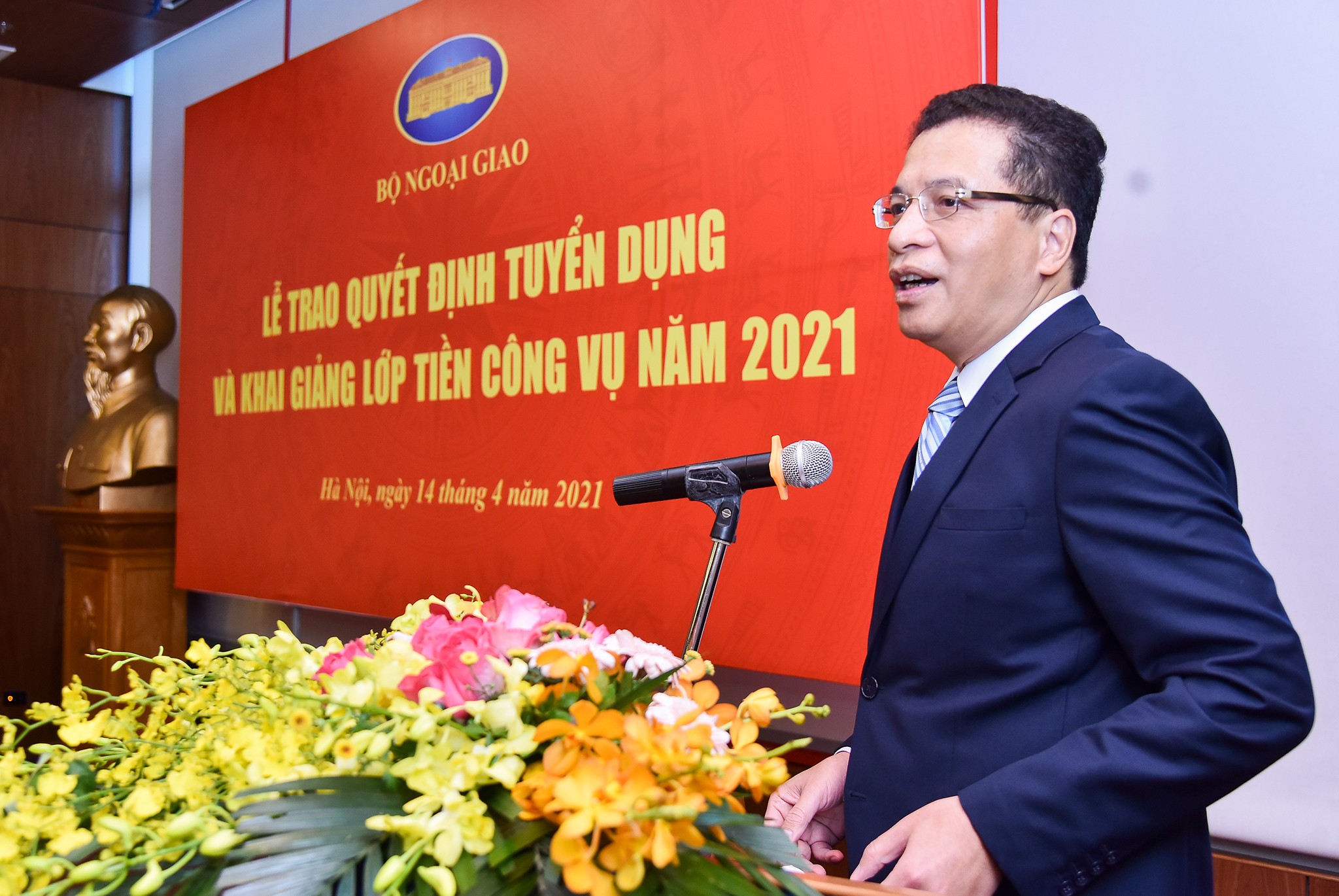 Bộ Ngoại giao mở rộng cửa chào đón 81 'tân binh' Bộ Ngoại giao mở rộng cửa chào đón 81 'tân binh'