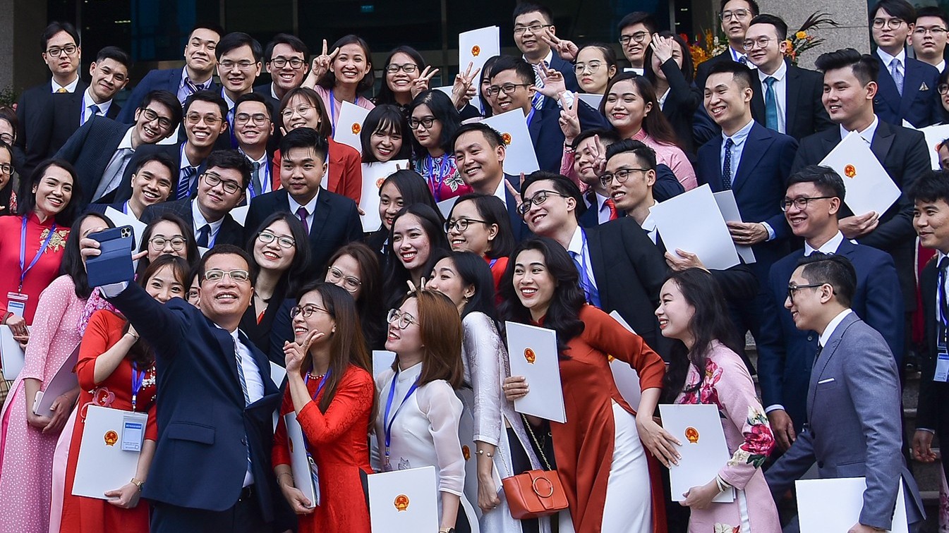 Bộ Ngoại giao mở rộng cửa chào đón 81 'tân binh'