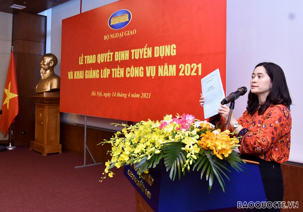 Khai giảng Khóa Bồi dưỡng Tiền công vụ dành cho công chức mới Khai giảng Khóa Bồi dưỡng Tiền công vụ dành cho công chức mới