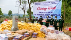 Bộ đội biên phòng Việt Nam chúc tết Tết cổ truyền Bunpimay Nhân dân các dân tộc Lào