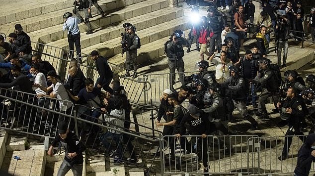 Đụng độ ở Đông Jerusalem, Thủ tướng Israel kêu gọi các bên kiềm chế