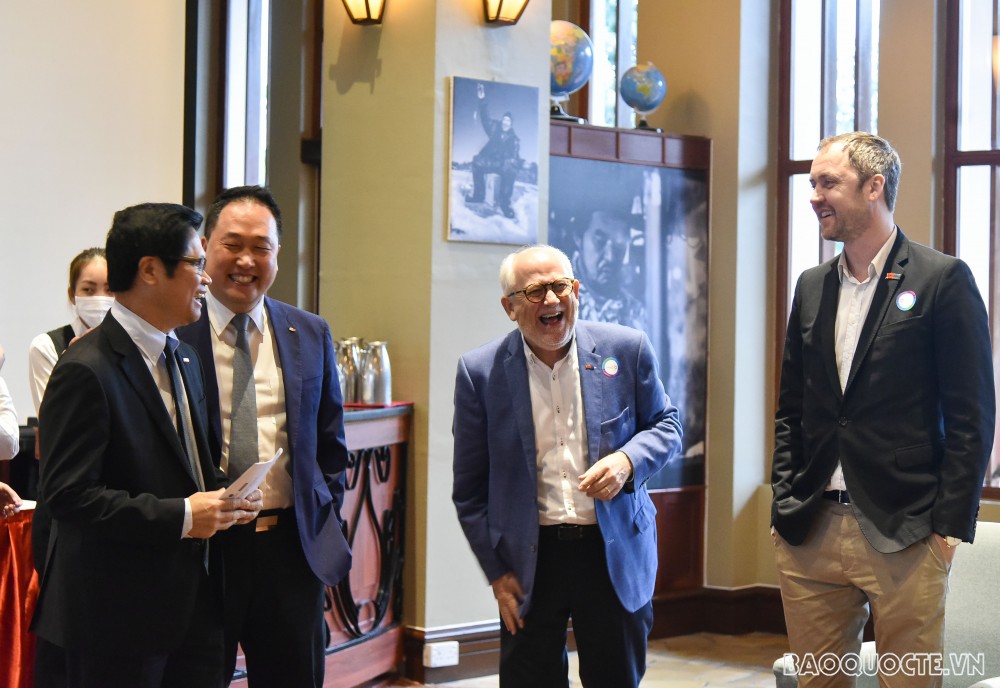 Cải thiện thể chế, môi trường, đón sóng đầu tư từ doanh nghiệp FDI Cải thiện thể chế, môi trường, đón sóng đầu tư từ doanh nghiệp FDI