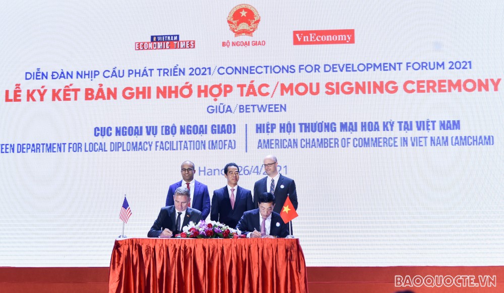 Cải thiện thể chế, môi trường, đón sóng đầu tư từ doanh nghiệp FDI Cải thiện thể chế, môi trường, đón sóng đầu tư từ doanh nghiệp FDI