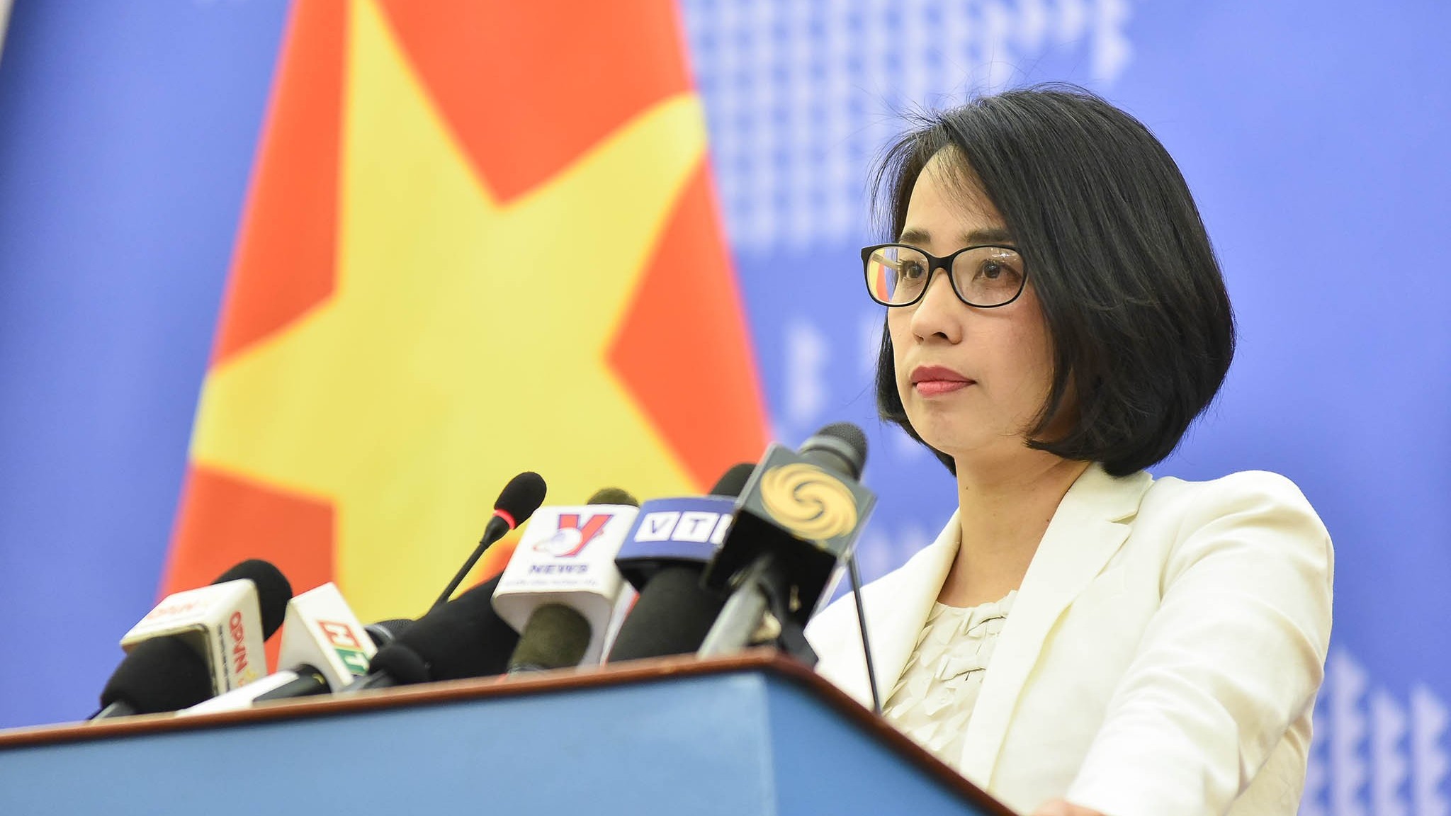 Yêu cầu Trung Quốc rút tàu Hướng Dương Hồng 10 và các tàu hải cảnh, tàu cá ra khỏi vùng biển Việt Nam