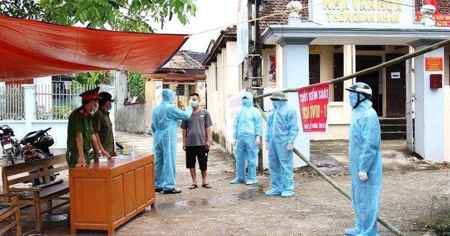 Chốt kiểm soát dịch bệnh thôn Quan Nhân, xã Đạo Lý, huyện Lý Nhân. (Nguồn: Dân trí)