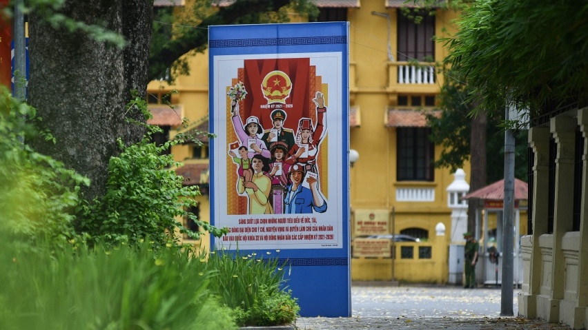 Bầu cử đại biểu Quốc hội khóa XV: Đường phố Hà Nội rực rỡ trước ngày hội toàn dân