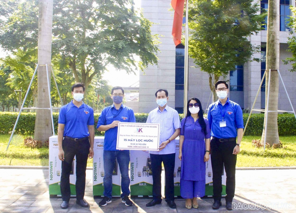 Đoàn Thanh niên Bộ Ngoại giao quyên góp gần 100 triệu đồng cho công tác phòng chống dịch Covid-19