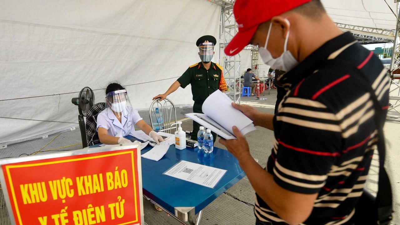 Việt Nam bỏ khai báo y tế nội địa