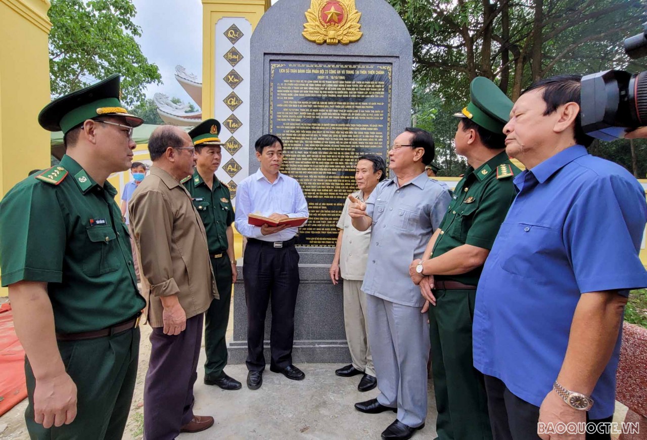 Tự hào những tháng ngày sục sôi chiến đấu bảo vệ từng tấc đất quê hương Tự hào những tháng ngày sục sôi chiến đấu bảo vệ từng tấc đất quê hương