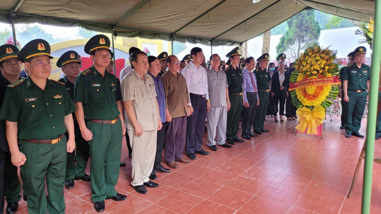 Tự hào những tháng ngày sục sôi chiến đấu bảo vệ từng tấc đất quê hương Tự hào những tháng ngày sục sôi chiến đấu bảo vệ từng tấc đất quê hương