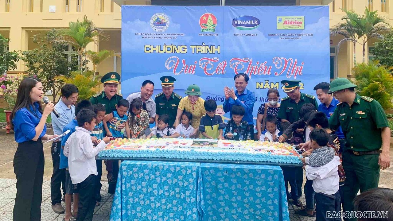 Quảng Trị: Trao tặng 830 suất quà cho thiếu nhi