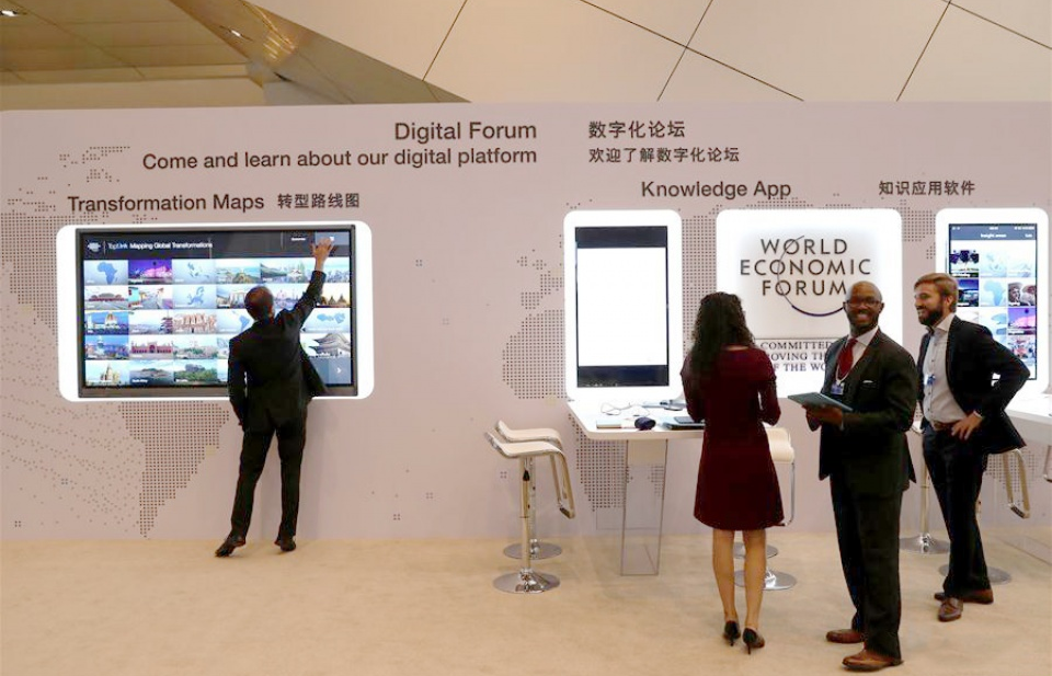 Ứng phó với thách thức của công nghệ