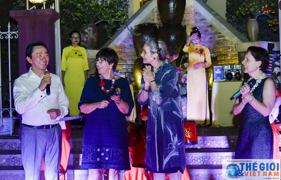 Tạm biệt những nhà ngoại giao nặng tình với văn hóa Việt