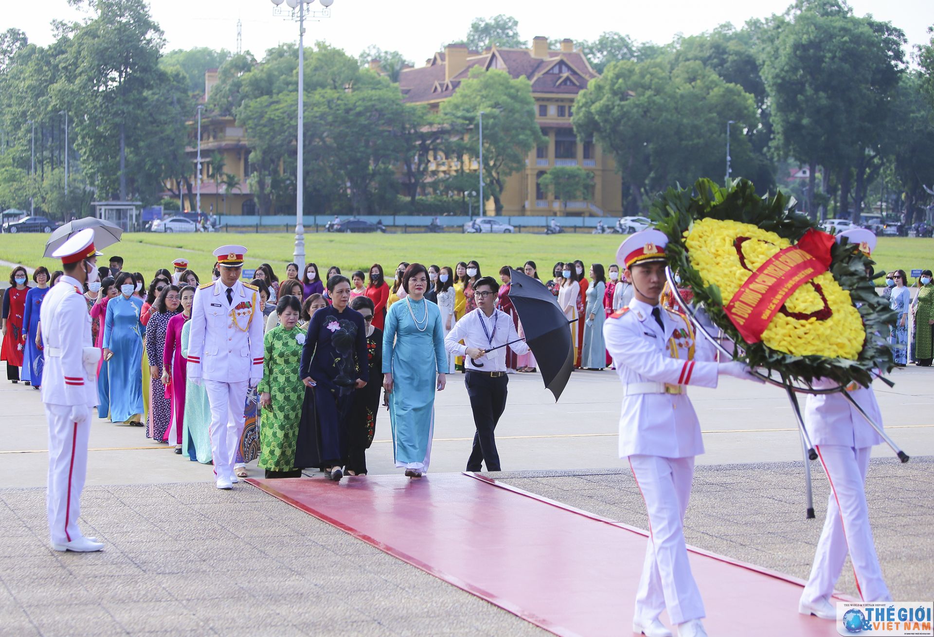 cac nha ngoai giao nu vieng lang bac thiet thuc huong toi 75 nam thanh lap nganh