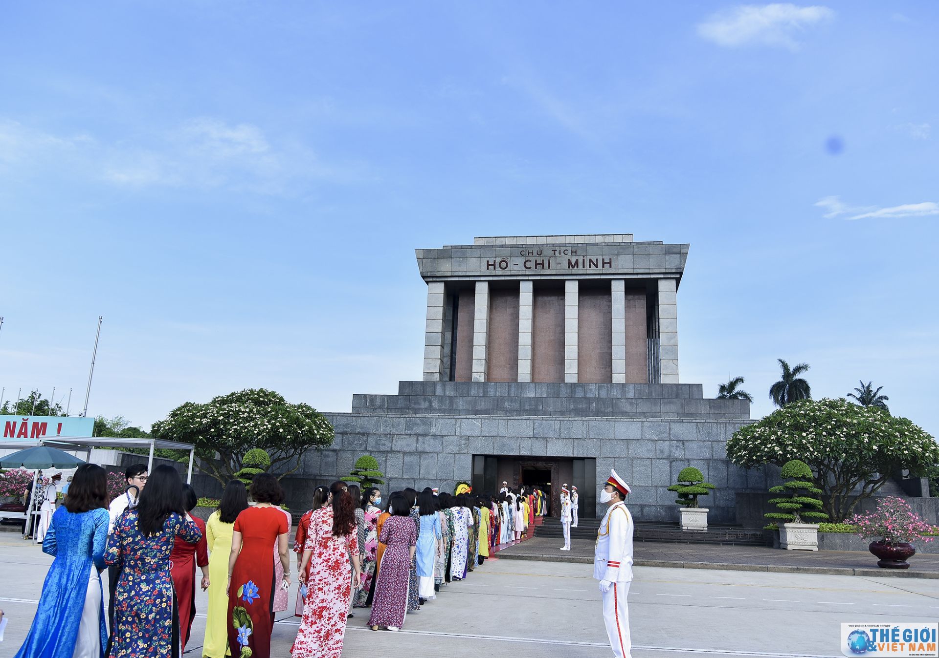 cac nha ngoai giao nu vieng lang bac thiet thuc huong toi 75 nam thanh lap nganh