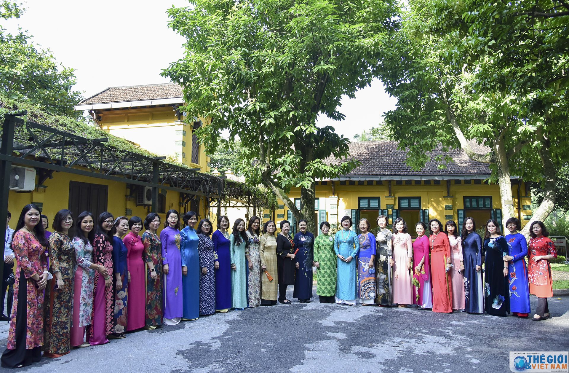 cac nha ngoai giao nu vieng lang bac thiet thuc huong toi 75 nam thanh lap nganh