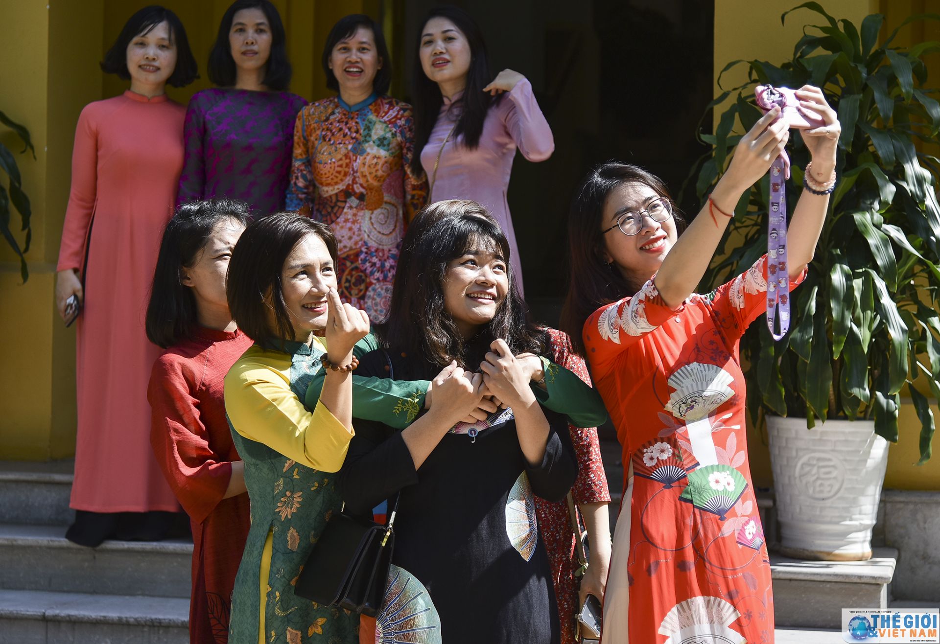 cac nha ngoai giao nu vieng lang bac thiet thuc huong toi 75 nam thanh lap nganh