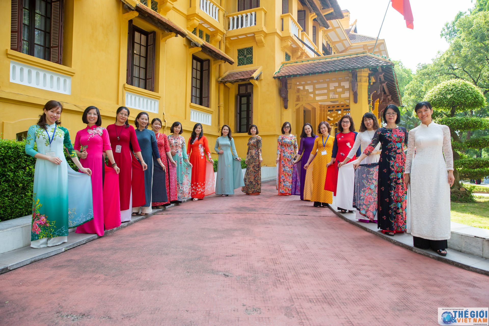 cac nha ngoai giao nu vieng lang bac thiet thuc huong toi 75 nam thanh lap nganh