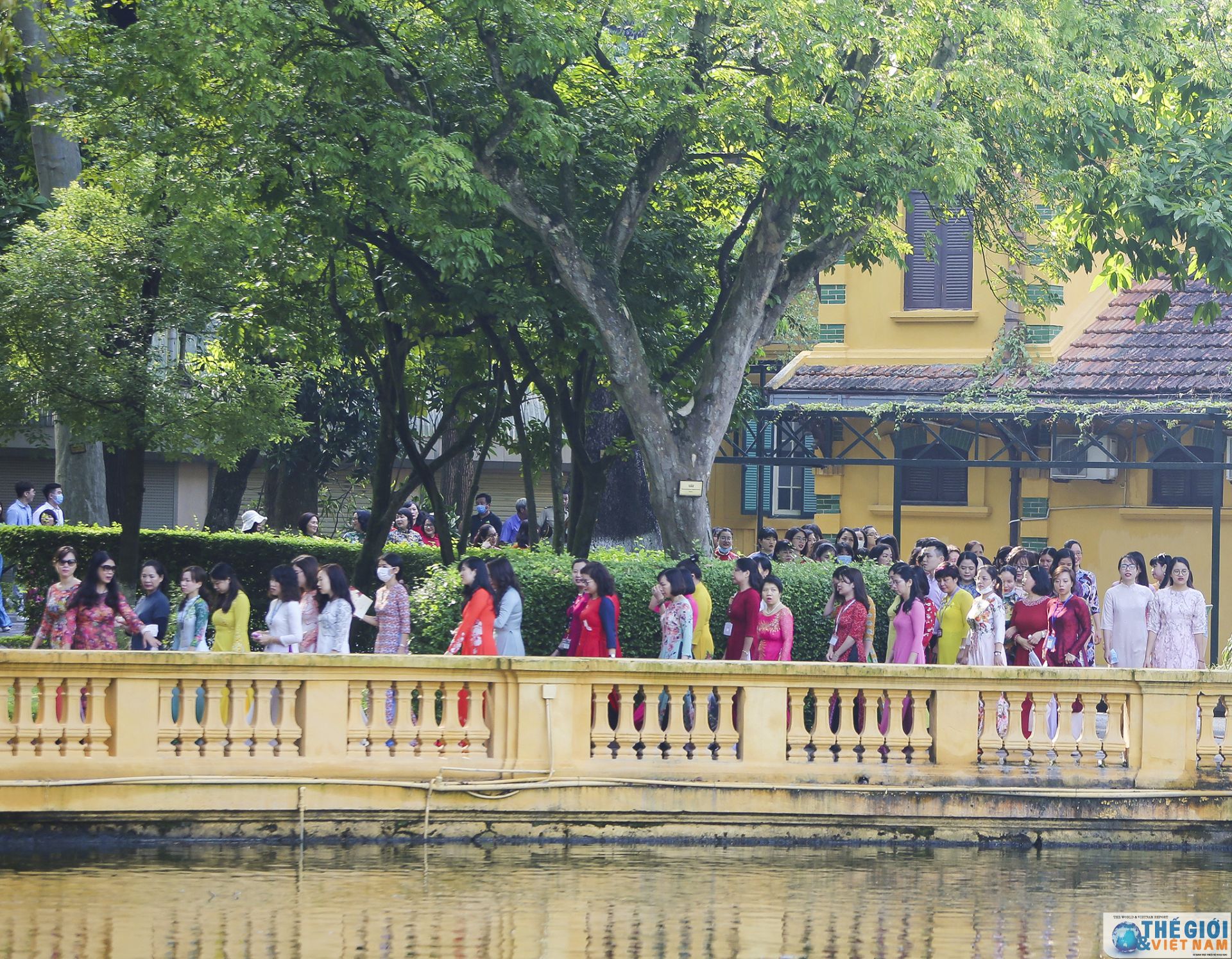 cac nha ngoai giao nu vieng lang bac thiet thuc huong toi 75 nam thanh lap nganh