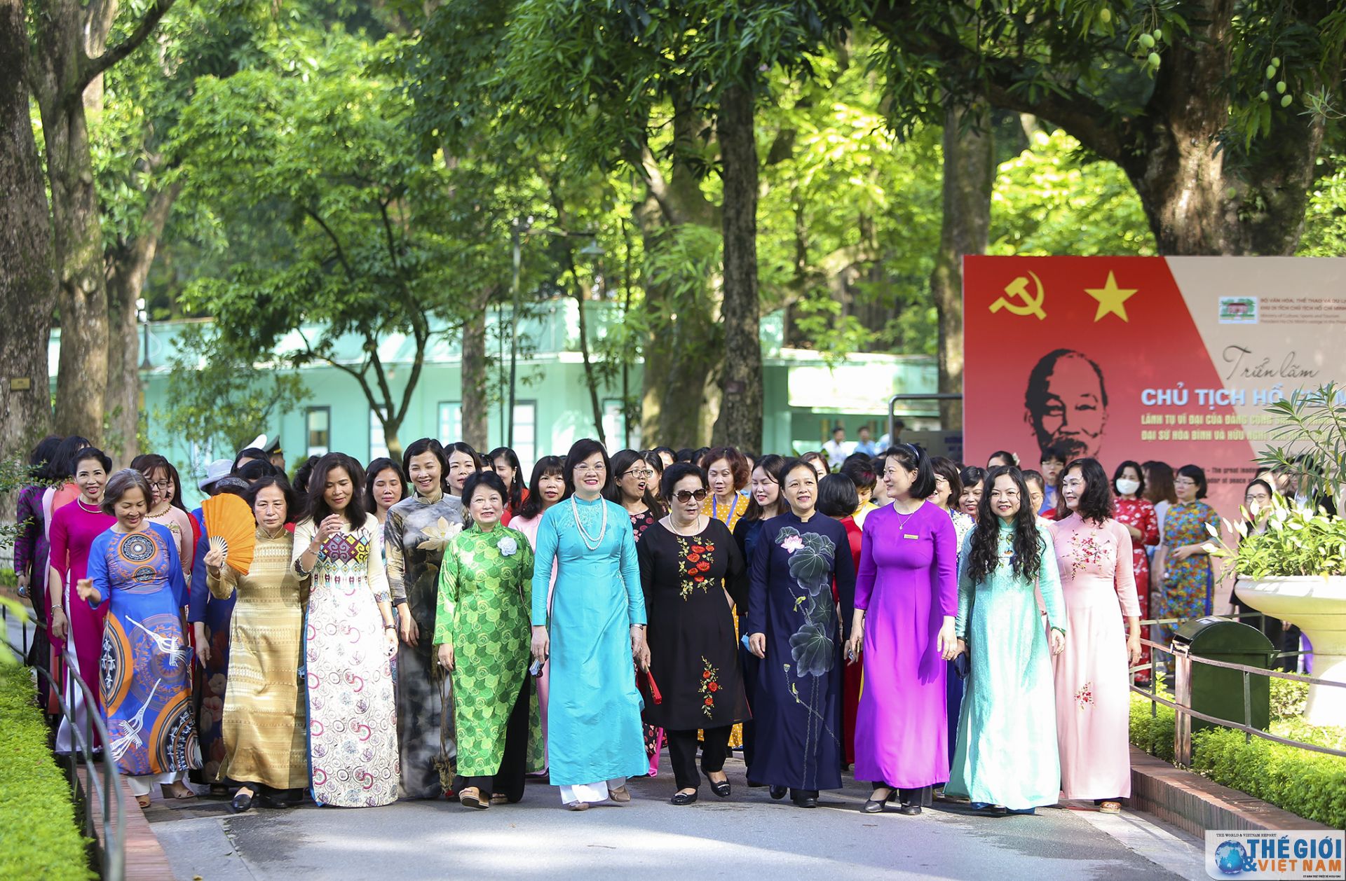 cac nha ngoai giao nu vieng lang bac thiet thuc huong toi 75 nam thanh lap nganh