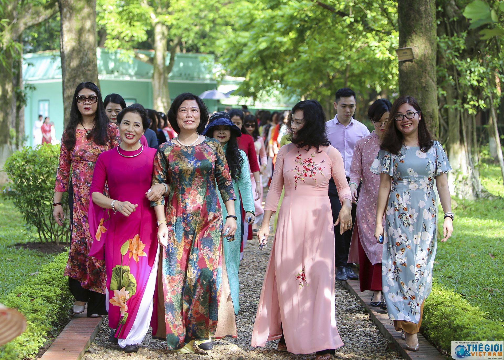 cac nha ngoai giao nu vieng lang bac thiet thuc huong toi 75 nam thanh lap nganh