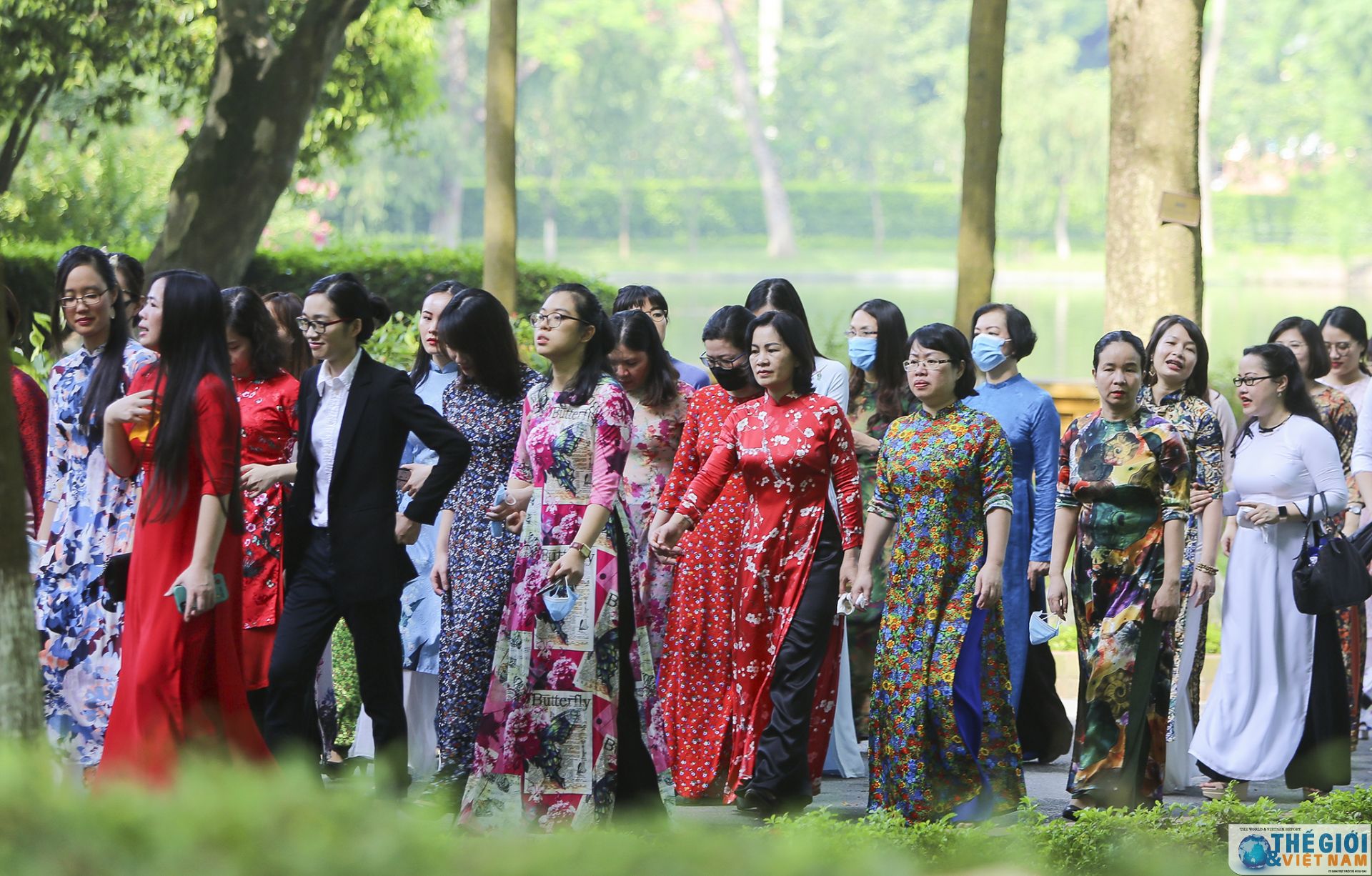 cac nha ngoai giao nu vieng lang bac thiet thuc huong toi 75 nam thanh lap nganh