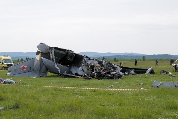 Nga bác bỏ thông tin 9 người thiệt mạng do tai nạn máy bay L-410 Nga bác bỏ thông tin 9 người thiệt mạng do tai nạn rơi máy bay L-410